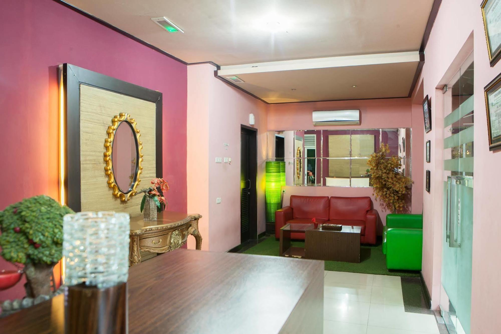 Reddoorz Plus @ Talaga Bodas Bandung Dış mekan fotoğraf